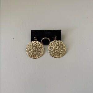 Women’s Kendra scott earrings